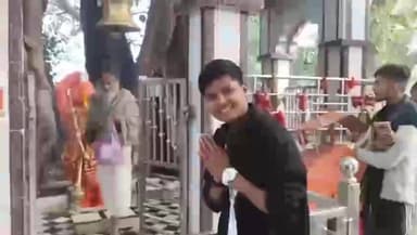 बड़ागांव धसान: भारतीय महिला क्रिकेटर क्रांति गौंड पहुंची बड़ागांव, हनुमान मंदिर में किए दर्शन