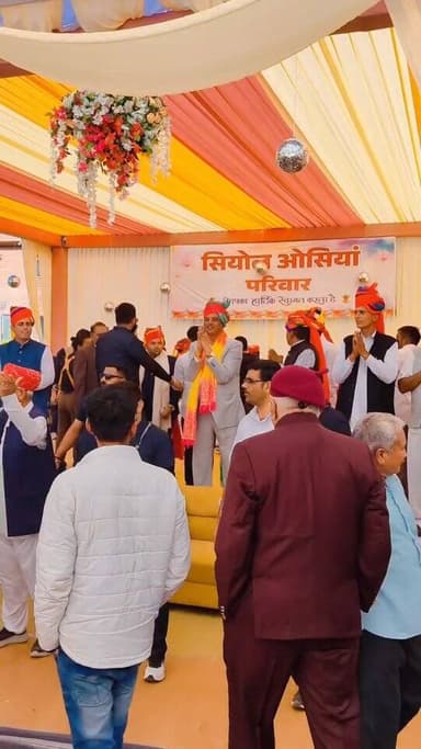 औसियां विधायक भैराराम सियोल के पुत्र Adv. आकाशदीप के भव्य Reception. 🤩
#wedding #food #osianmlawedding #mandiyai #osian...