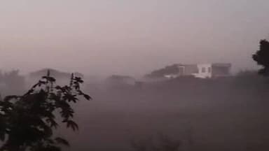राशमि: राशमी में सुबह देर तक छाया रहा कोहरा, जनजीवन प्रभावित, थमी वाहनों की रफ्तार