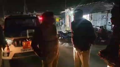 तरियानी चौक: एसपी ने तरियानी, हिरम्मा और फतेहपुर थाने का किया औचक निरीक्षण, गश्ती में तेज़ी लाने का दिया निर्देश