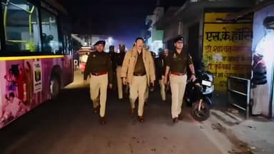 शाहजहांपुर: जनपद की सुरक्षा और पुलिस की सक्रियता को लेकर एसपी ने बीती रात किया पैदल गश्त