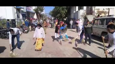 झाडोल: झाड़ोल उप जिला चिकित्सालय में सरकार के दो वर्ष पूर्ण होने पर स्वच्छता अभियान का आयोजन