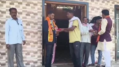 पानसेमल: जाहुर का किसानपुत्र बना असिस्टेंट प्रोफेसर, क्षेत्रवासियों और जनप्रतिनिधियों ने दी बधाई