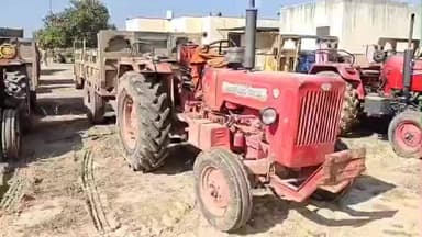 विजयनगर: खनन विभाग की टीम ने नगर स्थित खारी नदी में अवैध बजरी परिवहन के खिलाफ कार्रवाई करते हुए एक ट्रैक्टर-ट्रॉली को किया ज़ब्त