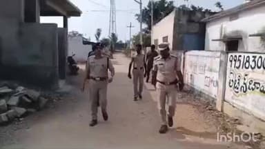 అచ్చంపేట: క్రిటికల్ గ్రామపంచాయతీ బొమ్మనపల్లిలో పోలింగ్ స్టేషన్లను సందర్శించిన నాగర్కర్నూల్ జిల్లా ఎస్పీ డాక్టర్ సంగ్రామ్ సింగ్ జి