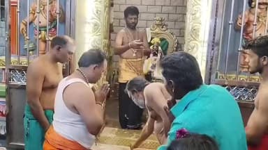 ஆண்டிப்பட்டி: ஆண்டிபட்டி பால விநாய கர் கோவிலில் மார்கழி முதல்நாளை முன்னிட்டு பழனி மலை முருகனுக்கு மாலை அணிந்து தைப்பூச விரதம் தொடங்கினர்