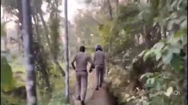 പുനലൂർ: പൊതുസ്ഥലത്ത് മദ്യപിച്ച് അടിപിടിയുണ്ടാക്കിയവരെ ഏരൂർ പോലീസ് പിടികൂടി