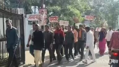 धरमपुरी: संजय नगर धामनोद के रहवासी भूमि के पट्टे की मांग लेकर जनसुनवाई में पहुंचे, तहसीलदार को कलेक्टर के नाम ज्ञापन सौंपा