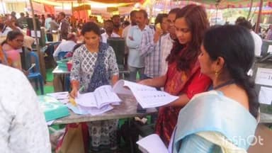 సైదాపూర్: హుజూరాబాద్, వీణవంక మండలాల ఎన్నికల డిస్ట్రిబ్యూషన్ కేంద్రాలను సందర్శించిన అడిషనల్ కలెక్టర్ అశ్విని తానాజీ వాకడే