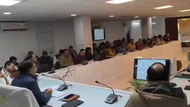 शाहजहांपुर: विकास भवन में सीएम डैशबोर्ड पर प्राप्तांक एवं ग्रेडिंग के आधार पर हुई समीक्षा बैठक, डीएम ने दिए निर्देश