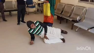 बांदा: कलेक्ट्रेट पहुंचकर वृद्ध दंपति ने स्वास्थ्यकर्मियों पर इलाज न करने का आरोप लगाया, DM को दिया शिकायती पत्र