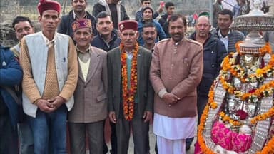 पधर: पूर्व विधायक जवाहर ठाकुर ने पलसेड़ में देव भोज में की शिरकत, माता जालपा का लिया आशीर्वाद