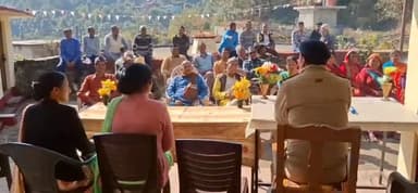 मुनस्यारी: थाना थल पुलिस ने ग्राम सभा दड़मोली में जागरूकता कार्यक्रम का आयोजन किया