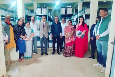 बेरला: बेमेतरा कलेक्टर और एसएसपी ने राजनीतिक दलों के प्रतिनिधियों के साथ EVM वीवीपैट वेयरहाउस का त्रैमासिक निरीक्षण किया