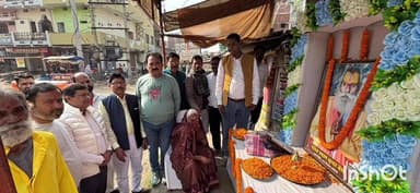 हरिहरगंज: दिवंगत श्याम सुंदर वैध की दूसरी पुण्यतिथि पर हरिहरगंज में भव्य भंडारे का आयोजन