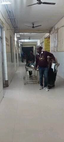 सिकंदरपुर: कठौड़ा मोड़ के पास बाइक असंतुलित होकर पलटने से 25 वर्षीय युवक गंभीर रूप से घायल