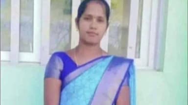 భిక్కనూర్: జంగంపల్లిలో తన ఇంట్లో ఉరివేసుకొని ఓ మహిళ ఆత్మహత్య, ఘటన స్థలానికి చేరుకొని పరిశీలిస్తున్న పోలీసులు