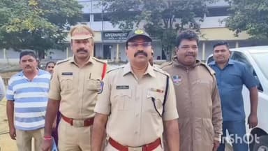 చెన్నూరు: మూడో విడత స్థానిక సంస్థల ఎన్నికల్లో భాగంగా స్ట్రాంగ్ రూములను పరిశీలించిన డిసిపి