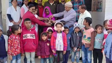 बनकटवा: बनकटवा में प्रभारी चिकित्सा पदाधिकारी ने दो बूंद दवा पिलाकर पोलियो अभियान का किया उद्घाटन