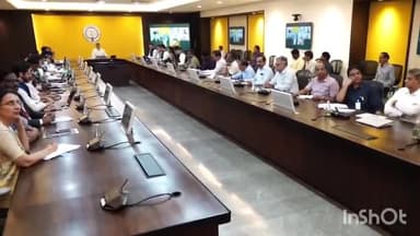 తాడికొండ: వైద్య ఆరోగ్య శాఖపై ఆంధ్రప్రదేశ్ సీఎం చంద్రబాబు ఎలగపూడి సచివాలయంలో సమీక్ష