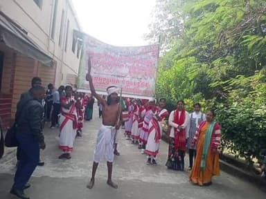 बरकागाँव: विनोबा भावे विश्वविद्यालय में झूमर प्रतियोगिता, बड़कागांव कर्णपुरा कॉलेज का शानदार प्रदर्शन