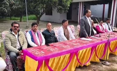 आलापुर: रामनगर में सपा की बैठक में राष्ट्रीय सचिव त्रिभुवदत्त ने संगठन की मजबूती पर जोर दिया