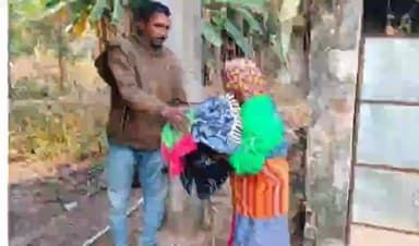 ठेठईटांगर: मेरोमडेगा में अमरनाथ बामलिया और बजरंग दल ने किया कंबल वितरण