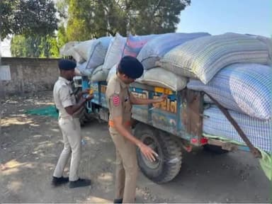 ટંકારા: આરટીઓ અને પોલીસ વિભાગ દ્વારા ઉમાં કોટન ટંકારા ખાતે માર્ગ સલામતી અંગે જાગૃતિ કાર્યક્રમ યોજાયો