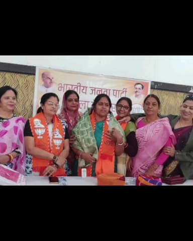 डूंगरपुर जिला कार्यसमिति में भाग लिया ।
रेखा पंड्या।