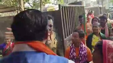 হেমতাবাদ: হেমতাবাদে ভূমি দপ্তরে ডেপুটেশন বিজেপির