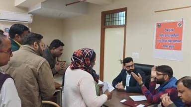 मथुरा: नगर निगम में आयोजित समाधान दिवस में 12 शिकायतों में से 2 का मौके पर हुआ निस्तारण