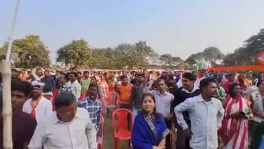 জামুরিয়া: জামুরিয়াতে এক সভায় এসে স্থানীয় বেকার যুবকদের চাকরির প্রতিশ্রুতি দেন বিজেপির শীর্ষ নেতা শুভেন্দু অধিকারী