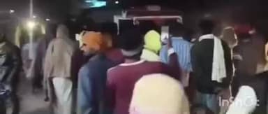 हरलाखी: बोरहर चौक पर बाइक चोरी करते दो चोरों को ग्रामीणों ने पकड़ा, जमकर धुनाई कर पुलिस को सौंपा