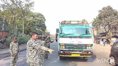 गोपीकांदर: गोपीकांदर में वाहन जांच के दौरान, नियम तोड़ने पर 13 वाहनों का चालान काटा गया