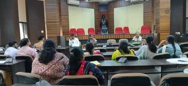 जिल्हा परिषद मध्ये अधिकारी व कर्मचारी यांना आयुष्यमान कार्ड काढण्याकरिता विशेष शिबिराचे आयोजन