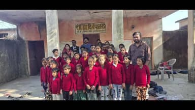 नईसराय: धन लक्ष्मी मर्चेंडाइज प्राइवेट लिमिटेड ने गरीब बस्तियों में गर्म कपड़े बांटे, पौधारोपण भी किया