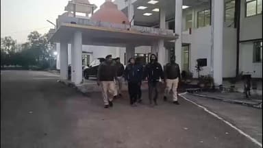 गुनौर: गुनोर पुलिस ने हत्या की फिराक में बैठे तीन लोगों को रिश्वत के साथ किया गिरफ्तार