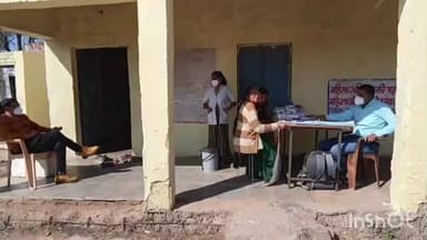 पोहरी: पोहरी क्षेत्र के मड़खेड़ा में स्वास्थ्य परीक्षण शिविर का आयोजन, बीएमओ डॉ. दीक्षांत गुधेनिया ने दी जानकारी
