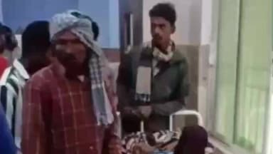 लौरिया: अनियंत्रित बाइक की टक्कर से किशोर गंभीर रूप से घायल, जीएमसीएच बेतिया रेफर