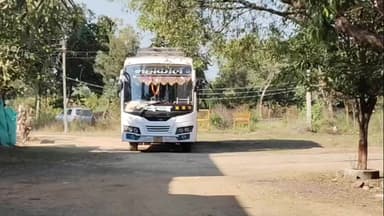 लिधौरा: दिगौड़ा पुलिस ने दुर्घटना करने वाली बस को पकड़ा, कब्जे में लेकर की कार्रवाई, मामला दर्ज