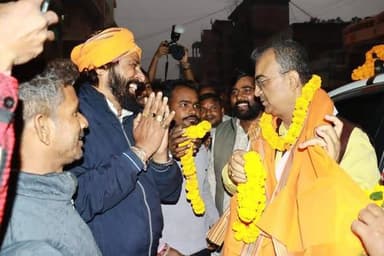 बिहार स्वास्थ्य मंत्री मंगल पांडेय जी को आज सिसवन जाने के क्रम में गोपालपुर बाज़ार में सम्मानित कार्यकर्ताओं द्वारा आत्म...