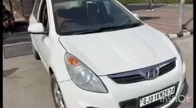 ધનસુરા: રાજપુર ગામની સીમમાં LCB પોલીસની ટીમે કારમાં લવાતો રૂ.2.60 લાખના વિદેશી દારૂ સાથે એક આરોપીને ઝડપી પાડ્યા