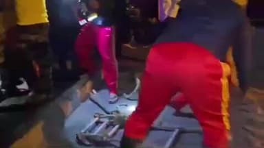 ପାରାଦୀପ ଲକ୍: କୂଅରେ ପଡି ଜୀବନ ସହିତ ସଂଘର୍ଷ କରୁଥିବା ଷଣ୍ଡ କୁ ସଫଳତାର ସହିତ ଉଦ୍ଧାର କଲା ଅଗ୍ନିଶମ ବିଭାଗ ଓ ସିଆଇଏସଏଫ ଯବାନ