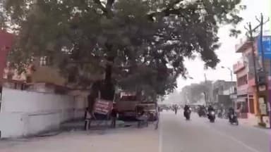 बदलापुर: सोनावा गांव में शादी का झांसा देकर युवती से शारीरिक संबंध बनाने वाले फरार आरोपी के घर पुलिस ने कराई मुनादी