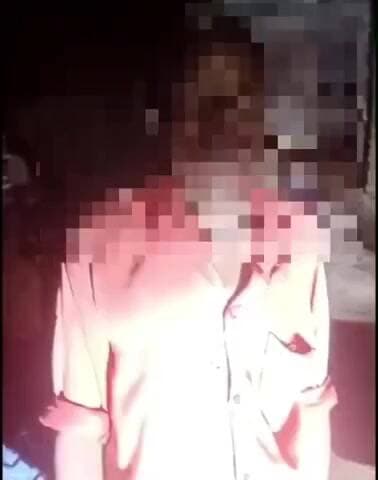 पोठिया: छतरगाछ खानका बागान टोला में पुलिस ने एक व्यक्ति को देशी शराब के साथ गिरफ्तार किया, कार्रवाई जारी