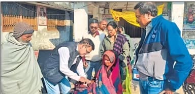 कुरसाकांटा: कुर्साकांटा पीएचसी के प्रभारी चिकित्सा पदाधिकारी ने पल्स पोलियो अभियान की शुरुआत की