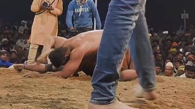 छपारा: छपरा में विशाल इनामी दंगल का आयोजन, ग्वालियर के पहलवान ने दिल्ली के पहलवान को हराकर प्रथम पुरस्कार जीता