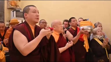 बोध गया: बोधगया के महाबोधी मंदिर पहुंचे 17वें करमापा त्रिनले थाई दोरजे, काग्यू मोनलम चेन्मो पूजा में हुए शामिल