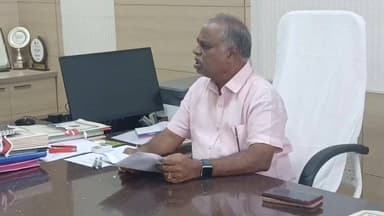 பொள்ளாச்சி: பொள்ளாச்சி நகராட்சி ஆணையாளரிடம் மார்க்சிஸ்ட் கம்யூனிஸ்ட் கட்சியினர் புகார்