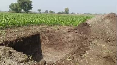 अंजड़: अंजड में किसानों ने गुजरात-नागपुर पावर ग्रिड लाइन के टावरों का विरोध किया, काम बंद करवाया